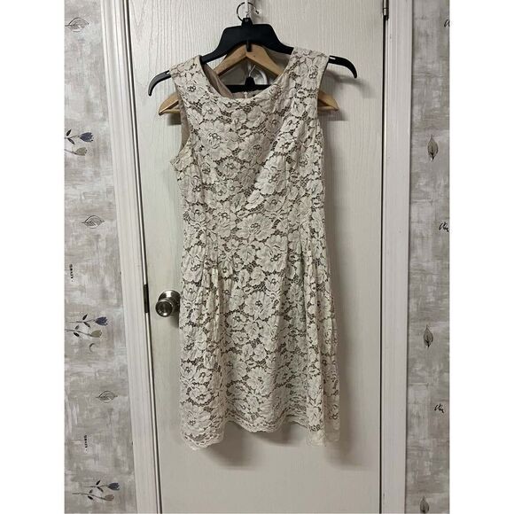 Vince Camuto Dresses & Skirts - Vince Camuto Dress 